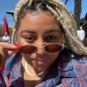 Meet your Posher, Sierra